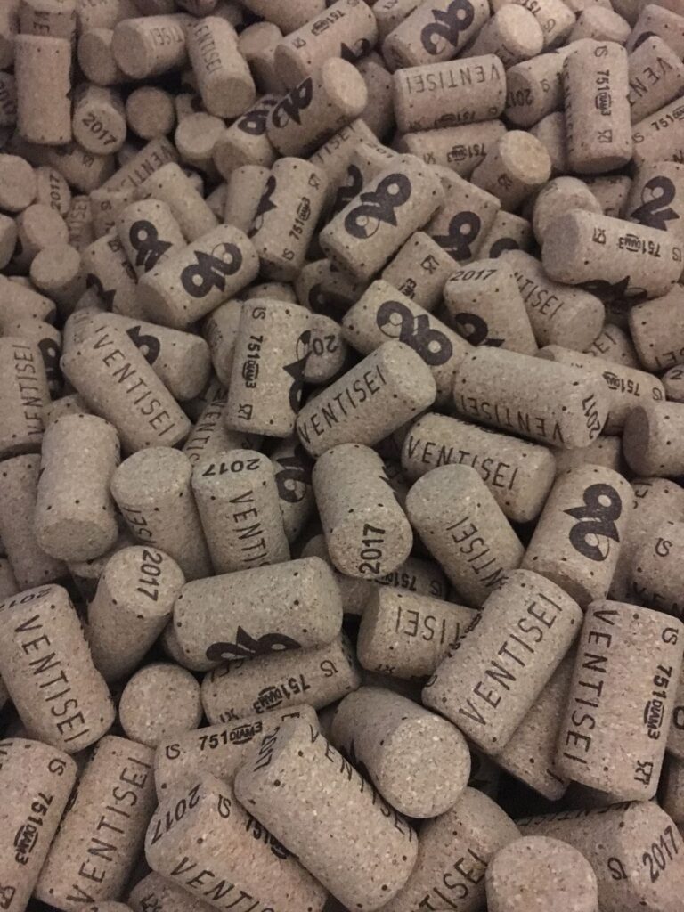Ventisei_image_corks2